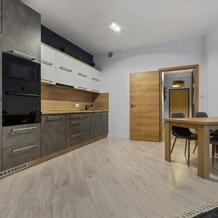 Lam Anthracite W Ac & Balcony Апартаменти Братислава