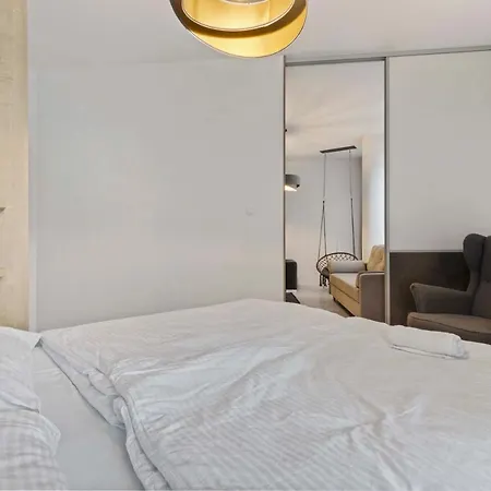 Lam Anthracite W Ac & Balcony Apartamento Bratislava