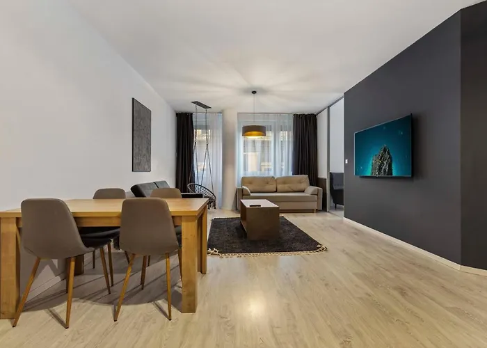 Lam Anthracite W Ac & Balcony Lejlighed