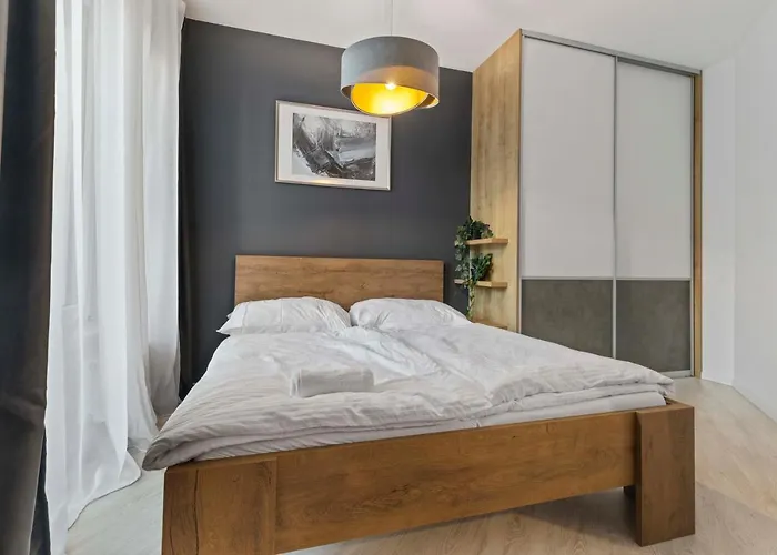 Lam Anthracite W Ac & Balcony Apartment *