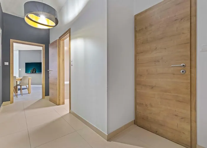 Apartment Lam Anthracite W Ac & Balcony Pressburg